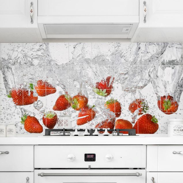 Decoración cocina Fresh Strawberries In Water
