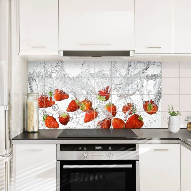 Adhesivos para azulejos Fresh Strawberries In Water