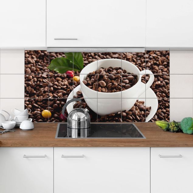 Adhesivos para azulejos en marrón Coffee Cup With Roasted Coffee Beans