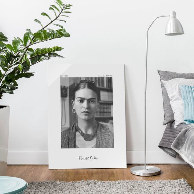 Cuadros de cristal blanco y negro Frida Kahlo Photograph Portrait In The House