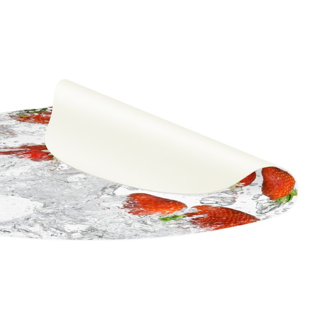 Alfombras de comedor Fresh Strawberries In Water