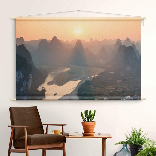 Tapices de pared modernos Sunrise In Mountainous Landscape