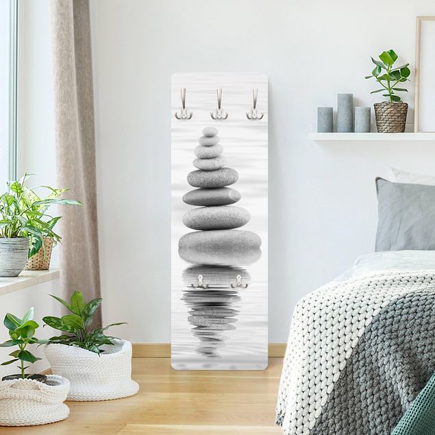 Percheros de pared efecto piedra Stone Tower In Water Black And White