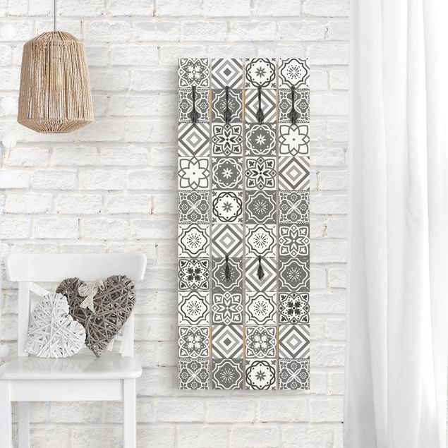 Percheros de pared de patrones Mediterranean Tile Pattern Grayscale