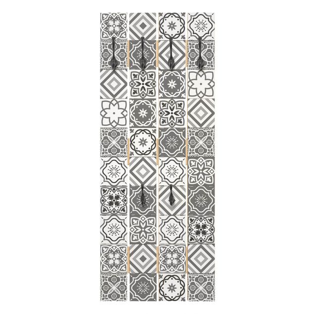 Perchero gris Mediterranean Tile Pattern Grayscale